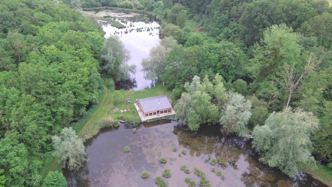 La Cabane Du Pont Du Douet Mazières-de-Touraine 외부 사진