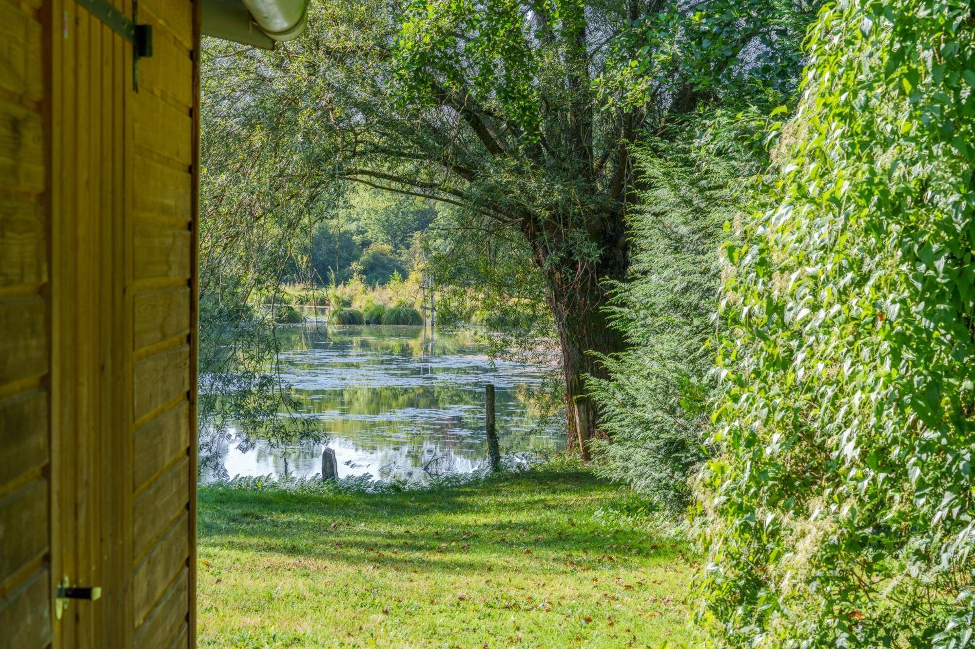 La Cabane Du Pont Du Douet Mazières-de-Touraine 외부 사진